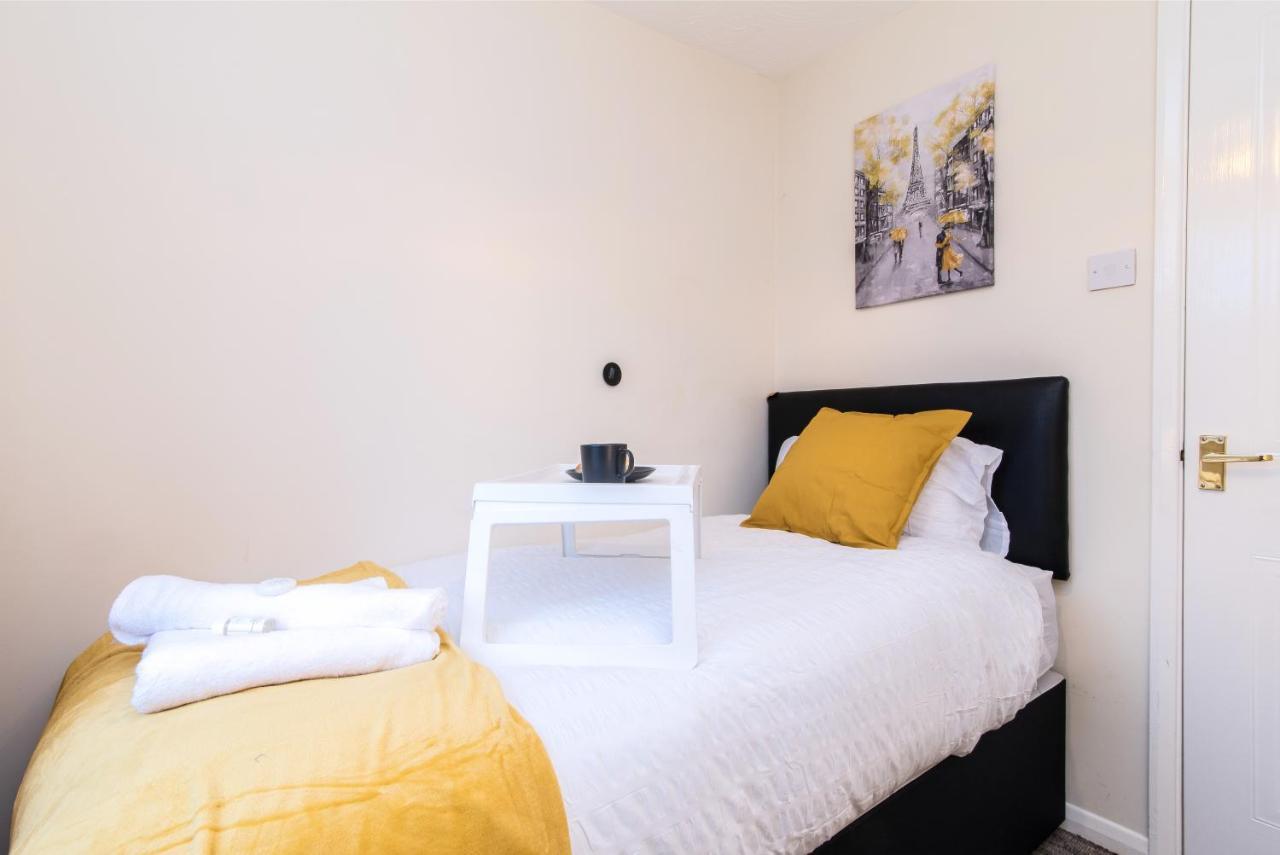 Coventry- Perchfoot 3 Bedroom Contractor And Pet-Friendly Spacious House By Sublime Stays Luaran gambar